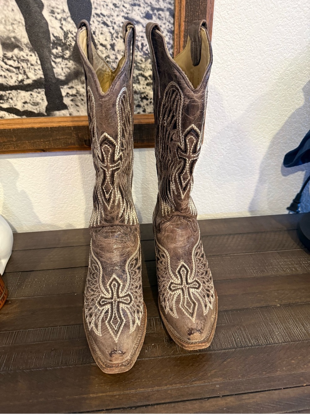 Corral Women's Brown Embroidered Western Heeled Boots